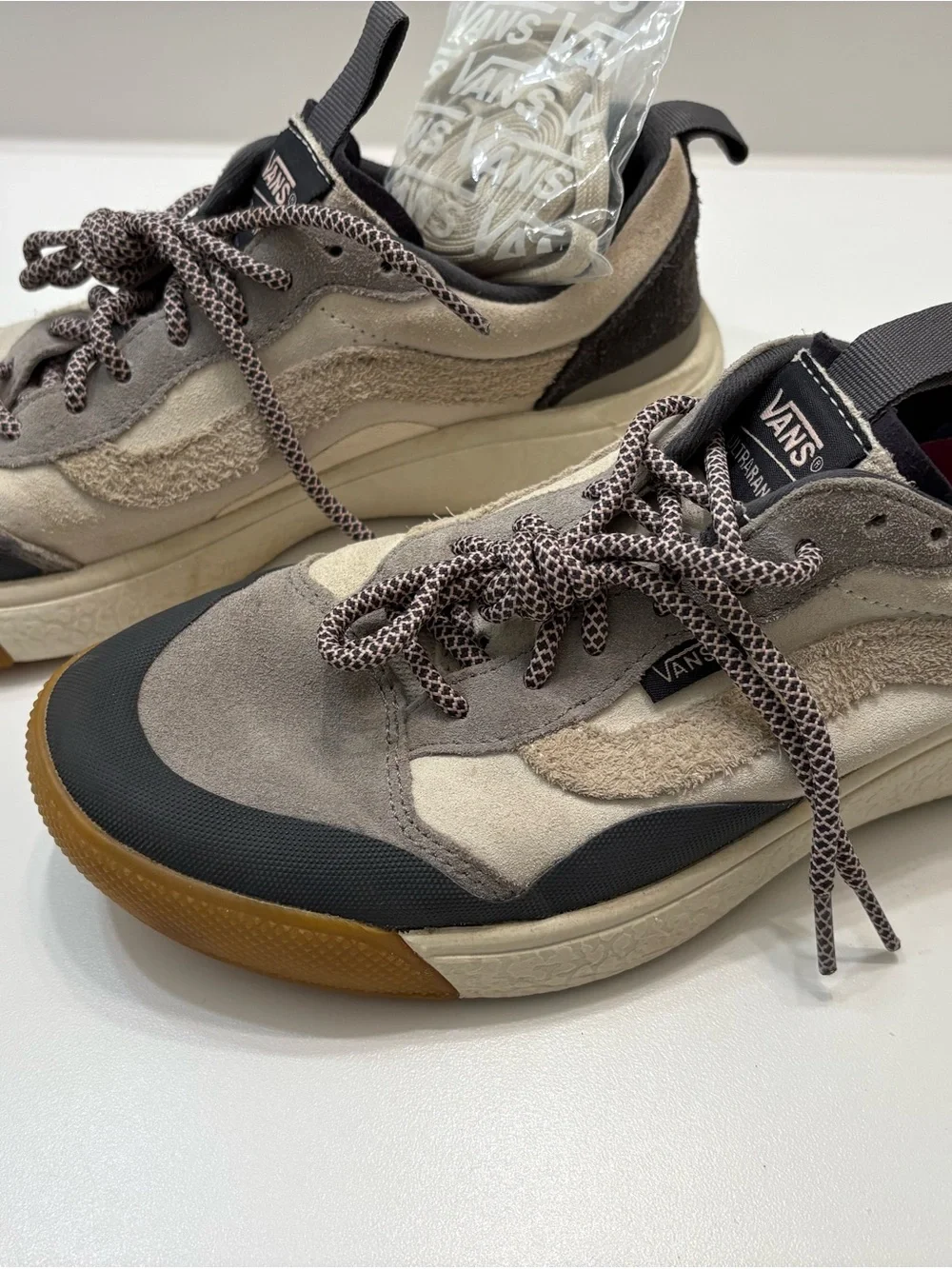 Vans Ultrarange Men's Size 6.5 / Woman’s 8 Comfort Shoes Low-Top Sneakers